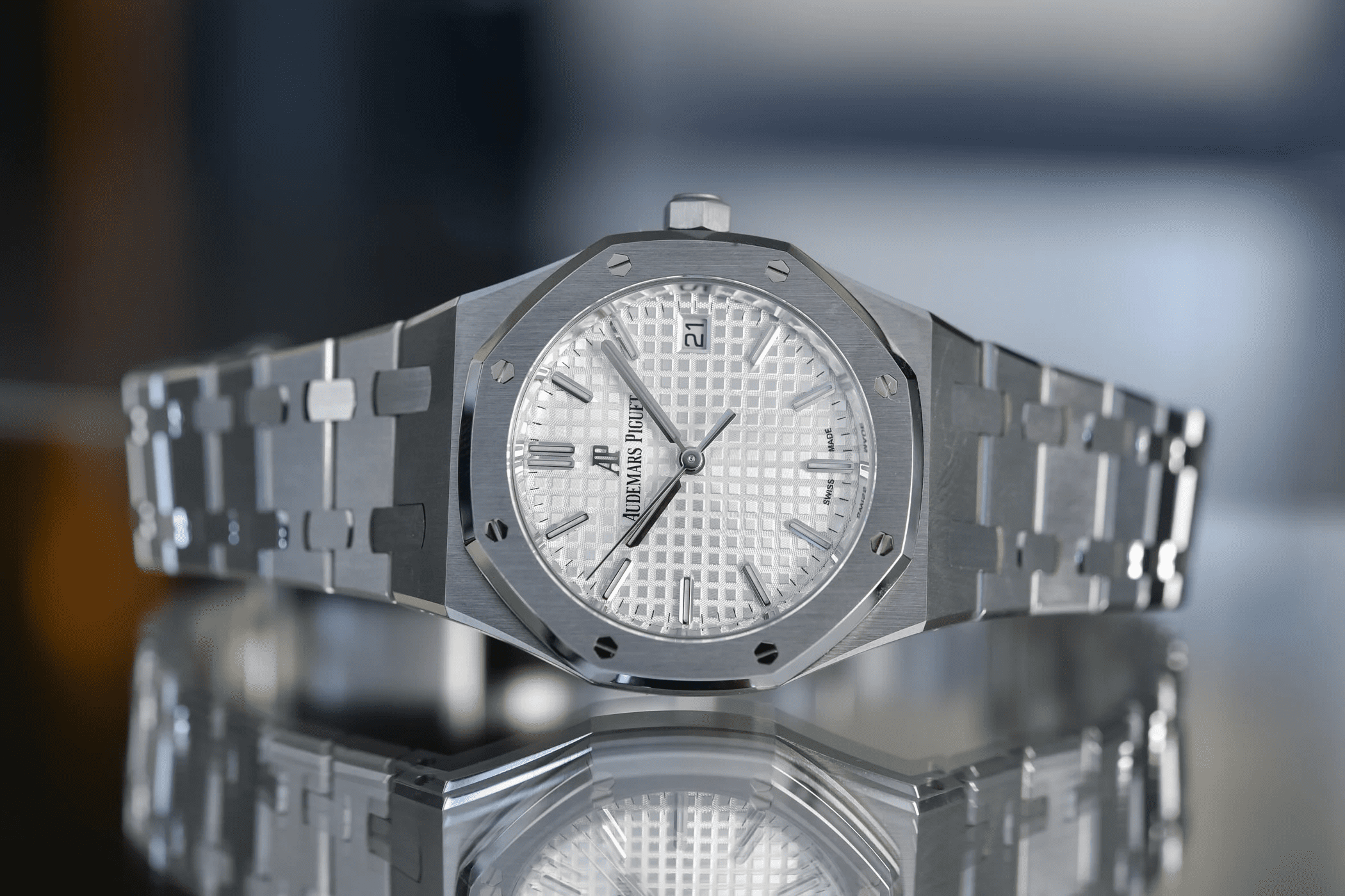 Montre Audemars Piguet Royal Oak à remontage automatique référence 77350SR.OO.1261SR.01